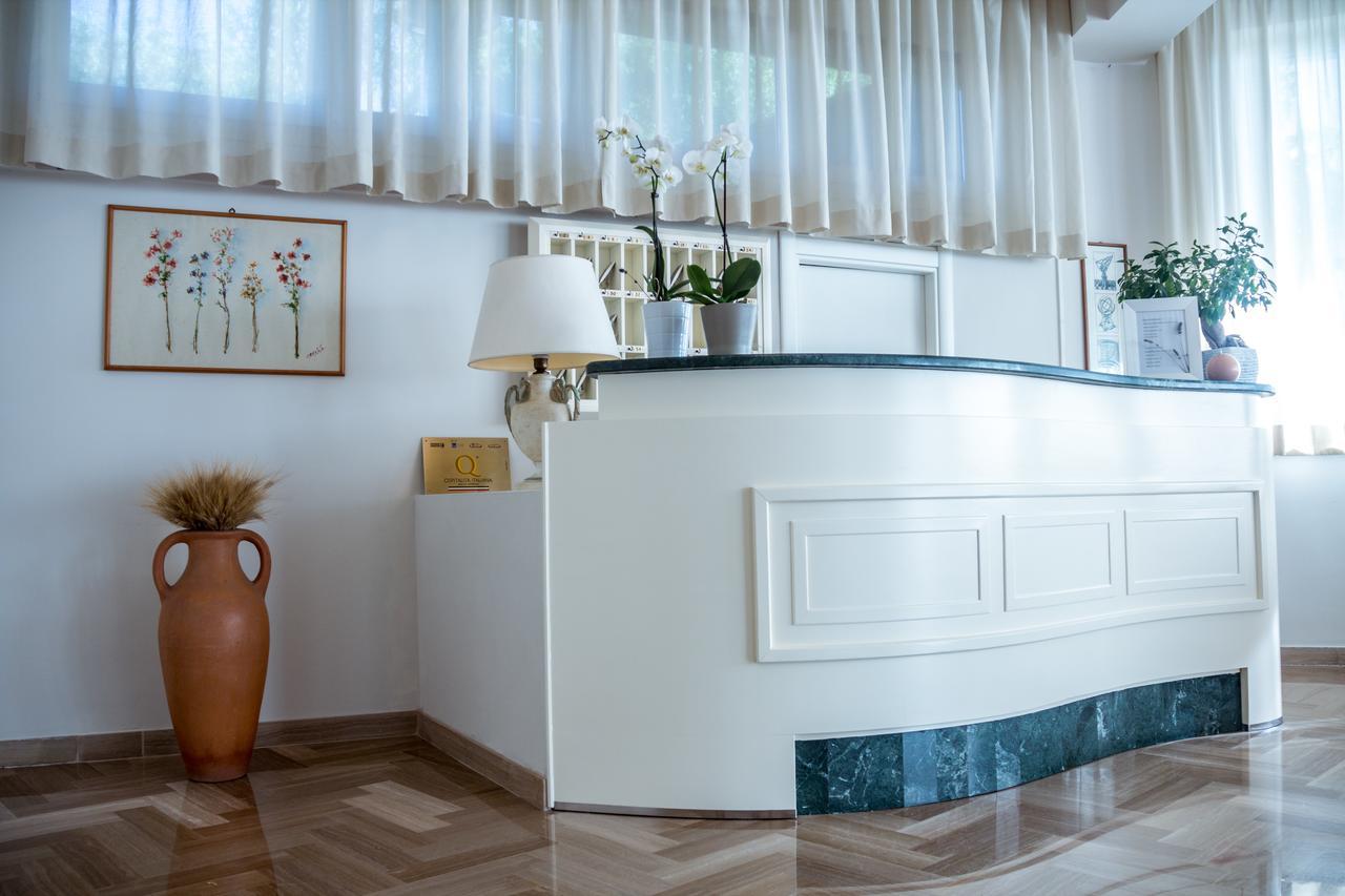 Hotel Beatrice Sirolo Buitenkant foto